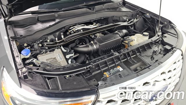 Ford Explorer (VI) 3.0 Platinum 4WD 2022 — фото 6