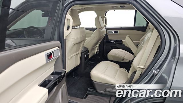 Ford Explorer (VI) 3.0 Platinum 4WD 2022 — фото 12