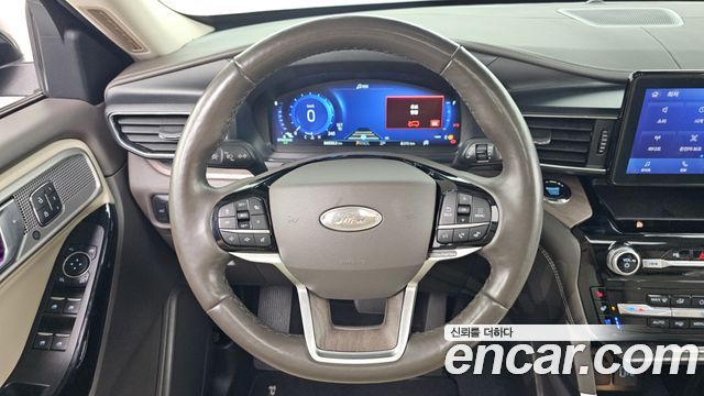 Ford Explorer (VI) 3.0 Platinum 4WD 2022 — фото 13