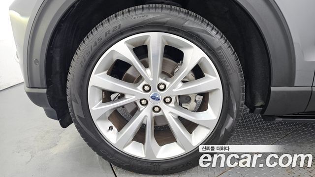 Ford Explorer (VI) 3.0 Platinum 4WD 2022 — фото 21