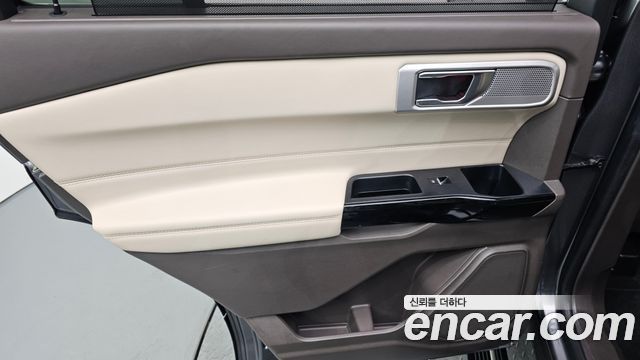 Ford Explorer (VI) 3.0 Platinum 4WD 2022 — фото 25