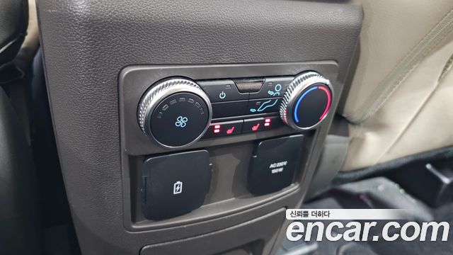Ford Explorer (VI) 3.0 Platinum 4WD 2022 — фото 33