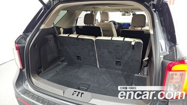 Ford Explorer (VI) 3.0 Platinum 4WD 2022 — фото 34