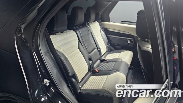 Land Rover Discovery 5 P360 R-Dynamic SE 2023 — фото 11