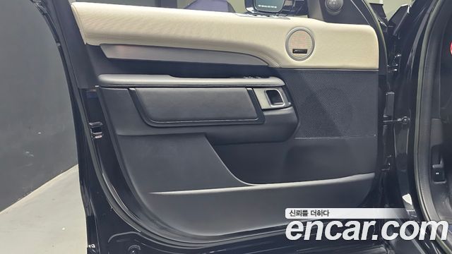 Land Rover Discovery 5 P360 R-Dynamic SE 2023 — фото 24