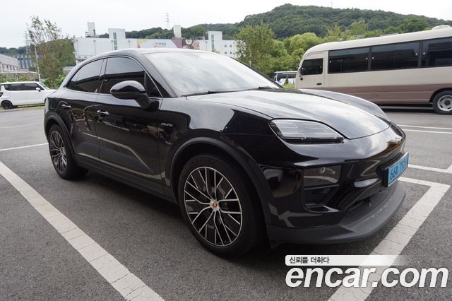Porsche Macan EV 4S