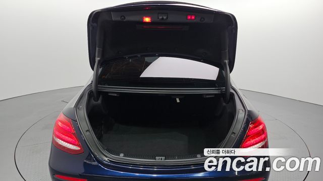 Mercedes-Benz E-Class (W213) E350 4MATIC AMG Line 2019 — фото 20