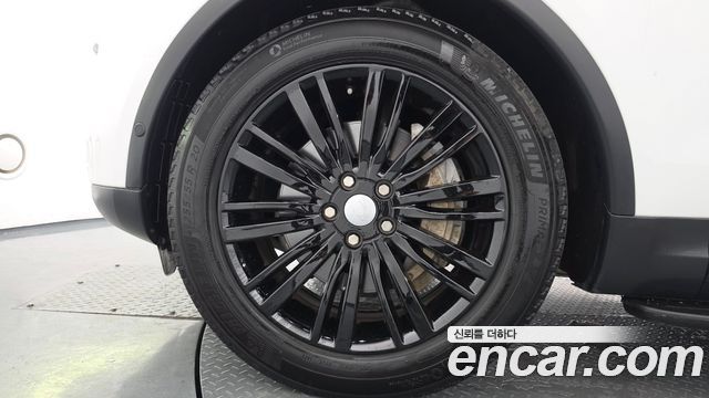 Land Rover Discovery 5 3.0 SD6 HSE Luxury 2020 — фото 5