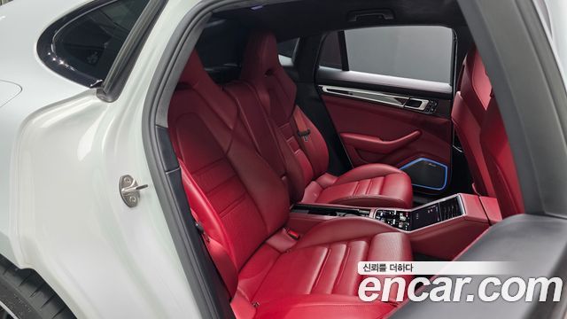 Porsche Panamera (971) 4.0 GTS 2019 — фото 11