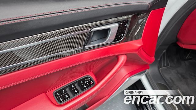 Porsche Panamera (971) 4.0 GTS 2019 — фото 19