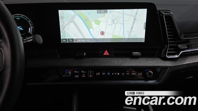 Kia Sportage Hybrid (V) 30Th Edition 2WD 2024 — фото 12