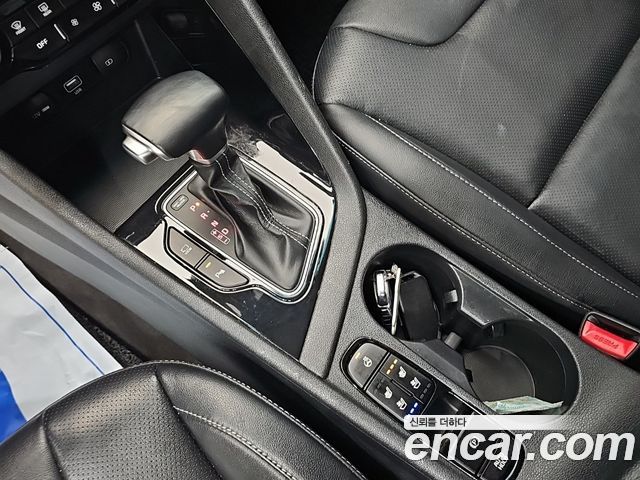 Kia Niro 1.6 HEV Noblesse Special 2021 — фото 8