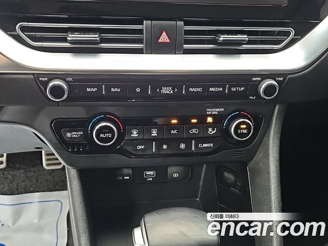 Kia Niro 1.6 HEV Noblesse Special 2021 — фото 10