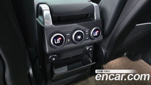 Land Rover Discovery 5 3.0 TD6 HSE 2018 — фото 19
