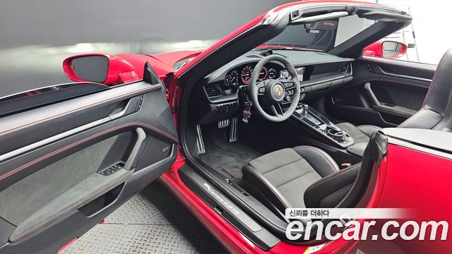 Porsche 911 (992) Carrera 4 GTS Cabriolet 2023 — фото 10