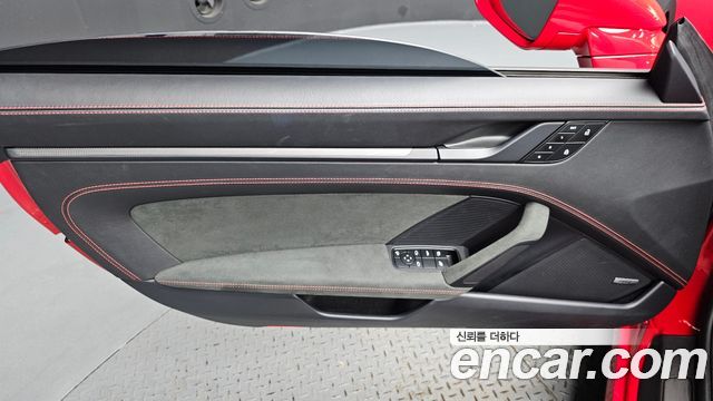 Porsche 911 (992) Carrera 4 GTS Cabriolet 2023 — фото 24
