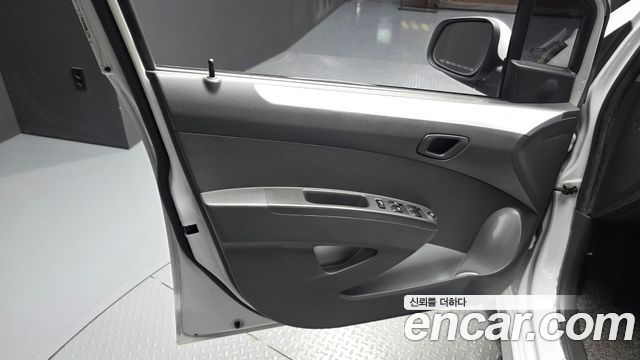 Chevrolet Spark Spark S LT 2014 — фото 24