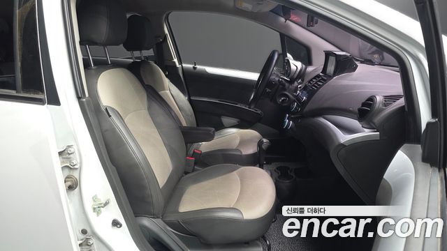 Chevrolet Spark Spark S LT 2014 — фото 26