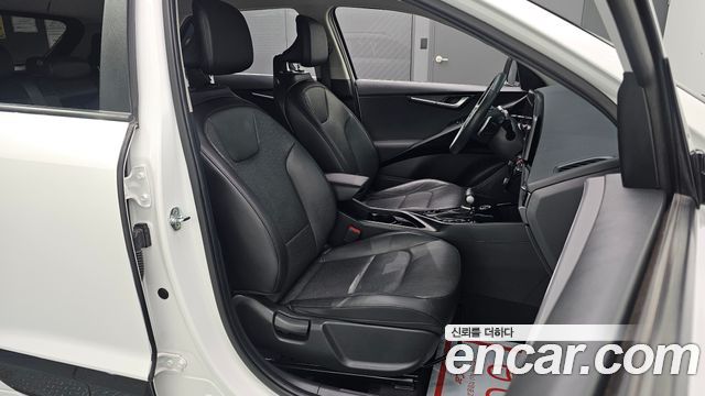 Kia Niro Prestige 2022 — фото 16