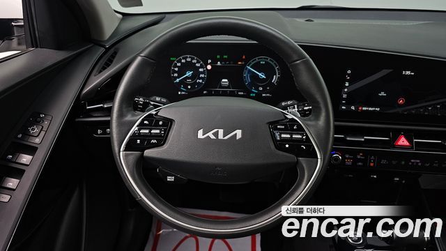 Kia Niro Prestige 2022 — фото 18