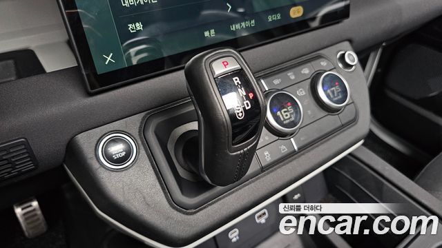 Land Rover Defender (L663) 110 D250 S 2022 — фото 9