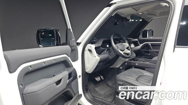 Land Rover Defender (L663) 110 D250 S 2022 — фото 10