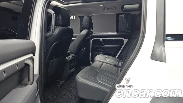 Land Rover Defender (L663) 110 D250 S 2022 — фото 11