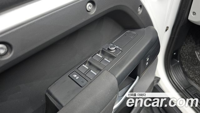 Land Rover Defender (L663) 110 D250 S 2022 — фото 18