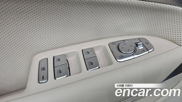Genesis G70 Gasoline 2.0T 2WD 2023 — фото 20