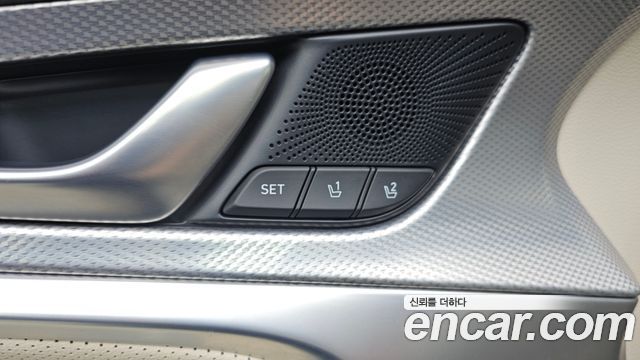Genesis G70 Gasoline 2.0T 2WD 2023 — фото 27