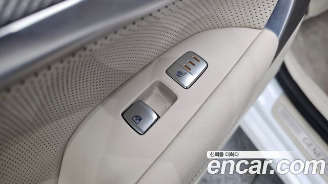 Genesis G70 Gasoline 2.0T 2WD 2023 — фото 32
