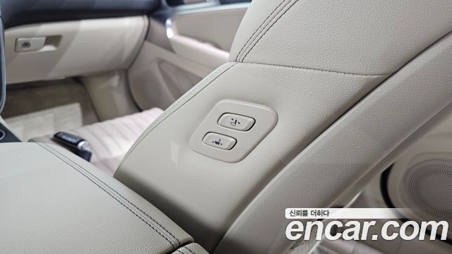 Genesis G70 Gasoline 2.0T 2WD 2023 — фото 33