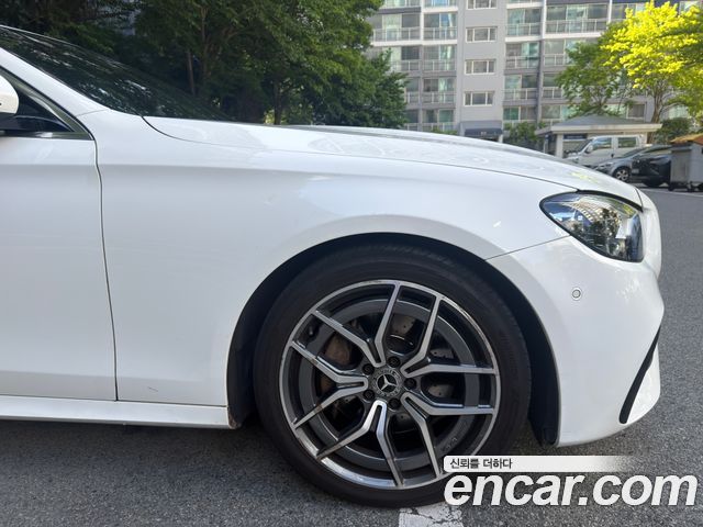 Mercedes-Benz E-Class (W213) E220d 4MATIC AMG Line 2022 — фото 5