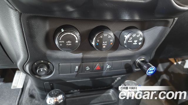 Jeep Wrangler (JK) 3.6 Sport 2Door 2017 — фото 22