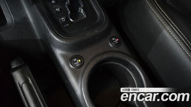 Jeep Wrangler (JK) 3.6 Sport 2Door 2017 — фото 23