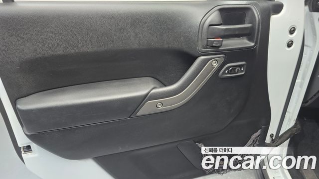Jeep Wrangler (JK) 3.6 Sport 2Door 2017 — фото 30