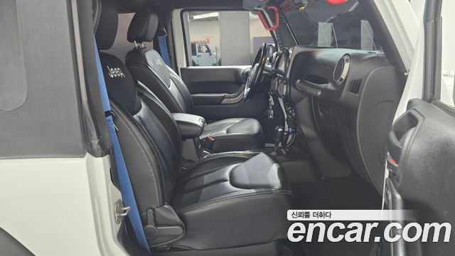 Jeep Wrangler (JK) 3.6 Sport 2Door 2017 — фото 32