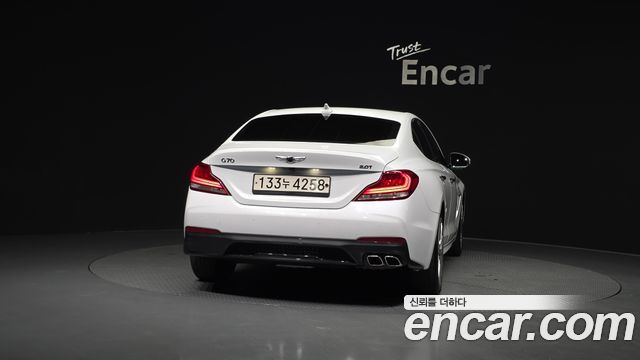 Genesis G70 2.0T Advanced 2019 — фото 4