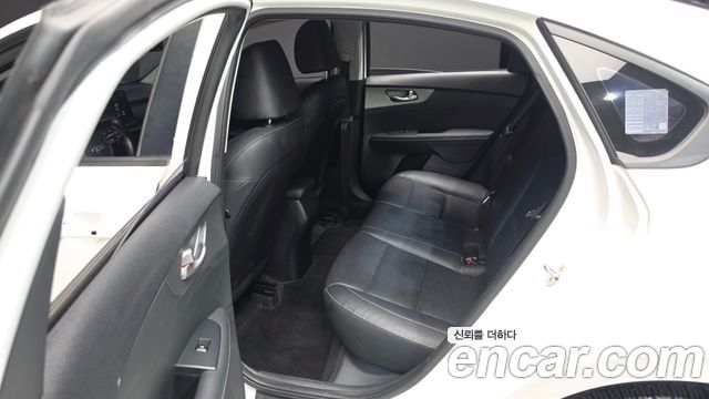 Kia K3 Luxury 2020 — фото 11