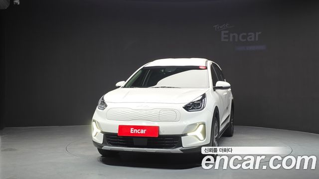 Kia Niro Plus Air 2024 — фото 3