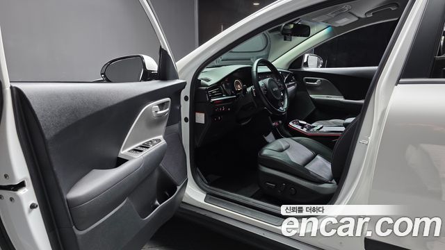 Kia Niro Plus Air 2024 — фото 10