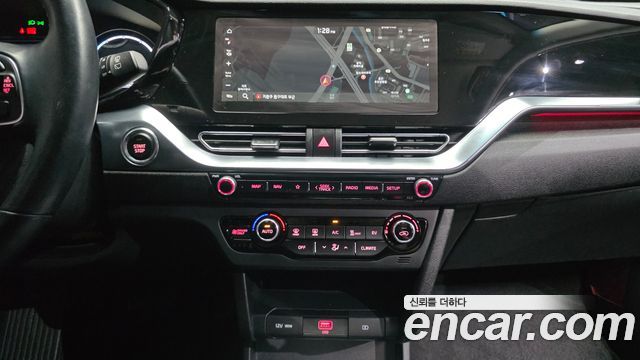 Kia Niro Plus Air 2024 — фото 16