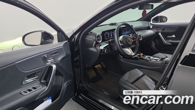 Mercedes-Benz A-Class (W177) A220 Hatchback 2024 — фото 10