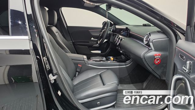 Mercedes-Benz A-Class (W177) A220 Hatchback 2024 — фото 32