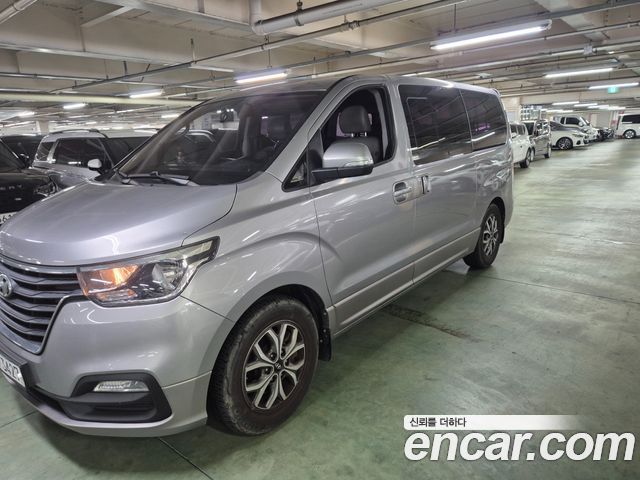 Hyundai Grand Starex Urban 9-Seater Premium Spicial 2020 — фото 1