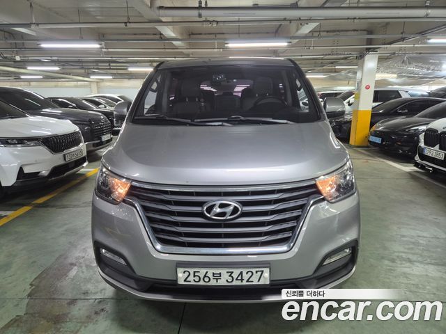 Hyundai Grand Starex Urban 9-Seater Premium Spicial 2020 — фото 3