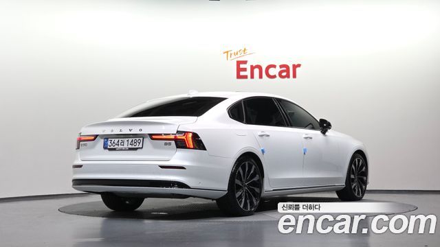 Volvo S90 B5 Ultra Dark 2026 — фото 2