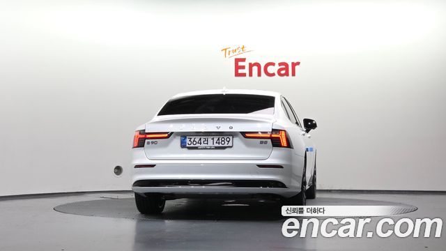 Volvo S90 B5 Ultra Dark 2026 — фото 4
