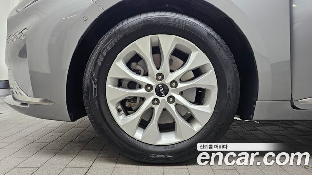 Kia K8 2.5 Gasoline 2WD Noblesse 2023 — фото 5