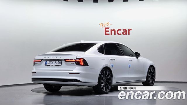 Volvo S90 B5 Ultra Dark 2026 — фото 2